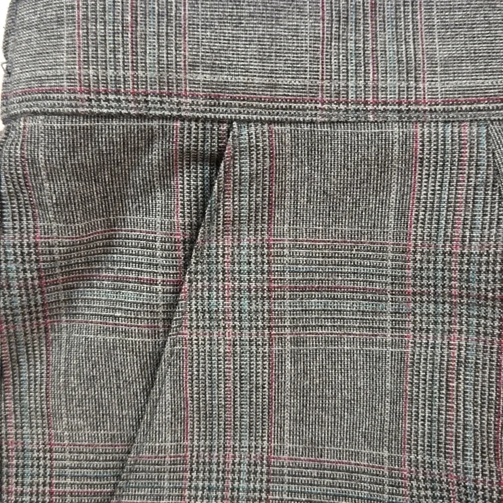 Plaid Crop Trousers - Picture 5 of 9